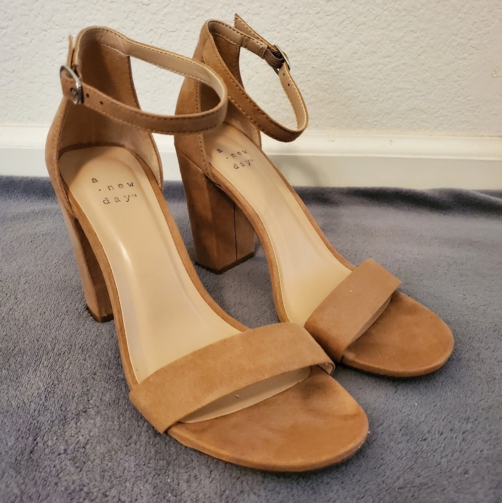 Women's Ema High Block Heel Pumps